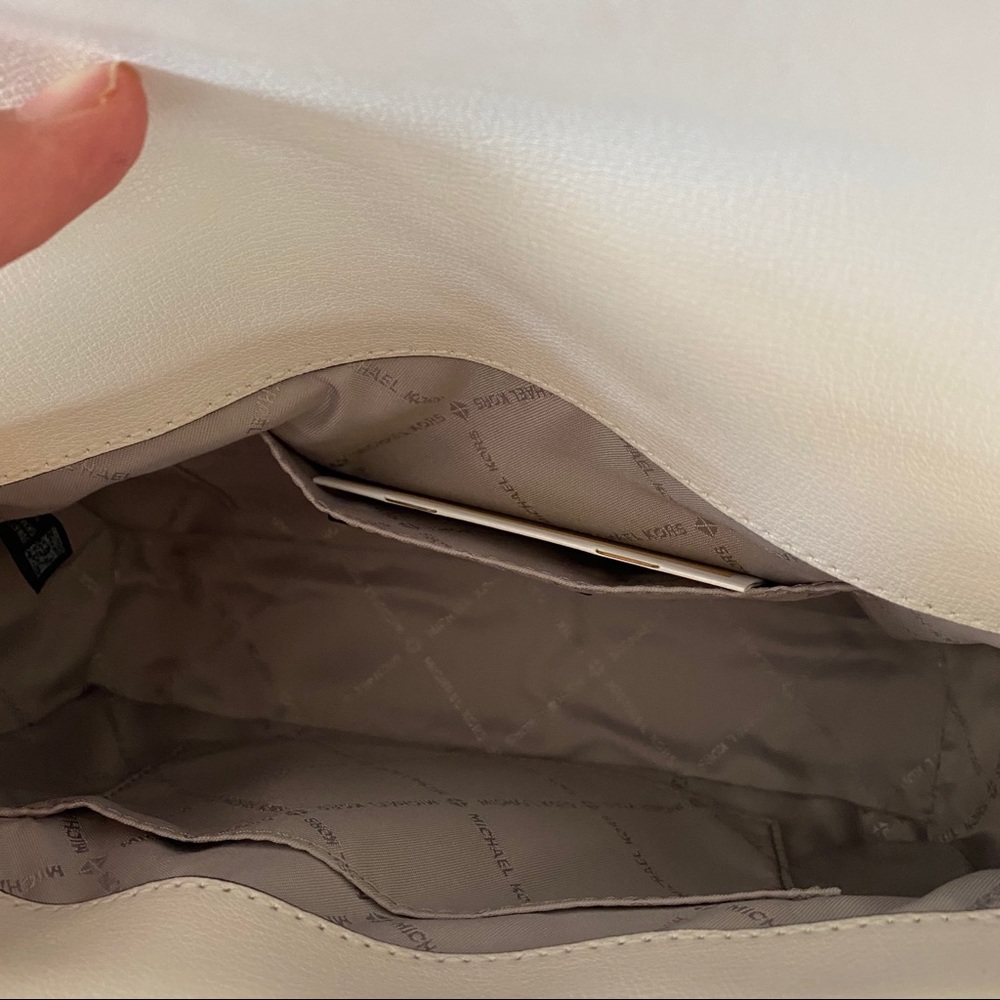 Firm ✨Michael Kors kinsley shoulder crossbody bag - Picture 10 of 15